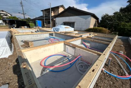 熊本県宇城市T様邸、宅内配管・土台敷の様子です。